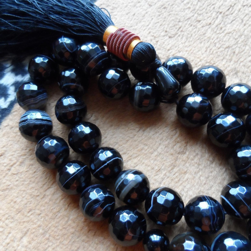 لبيب - عطور فاخرة